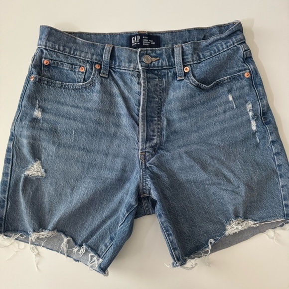Gap High Rise Cheeky Midi Button fly Jean Cut off Shorts Women’s size 6 - Picture 1 of 8